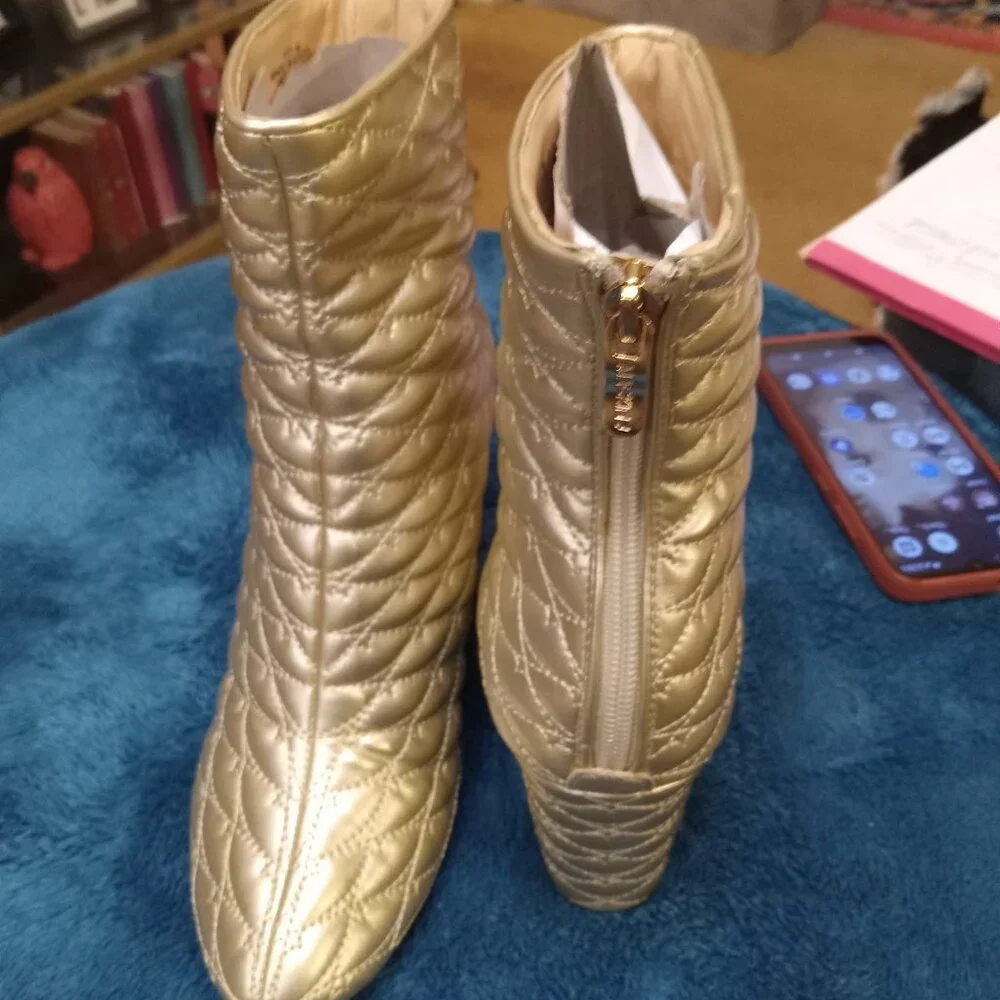 EUC Mackin J Gold Quilted Ankle Boots - Picture 4 of 5